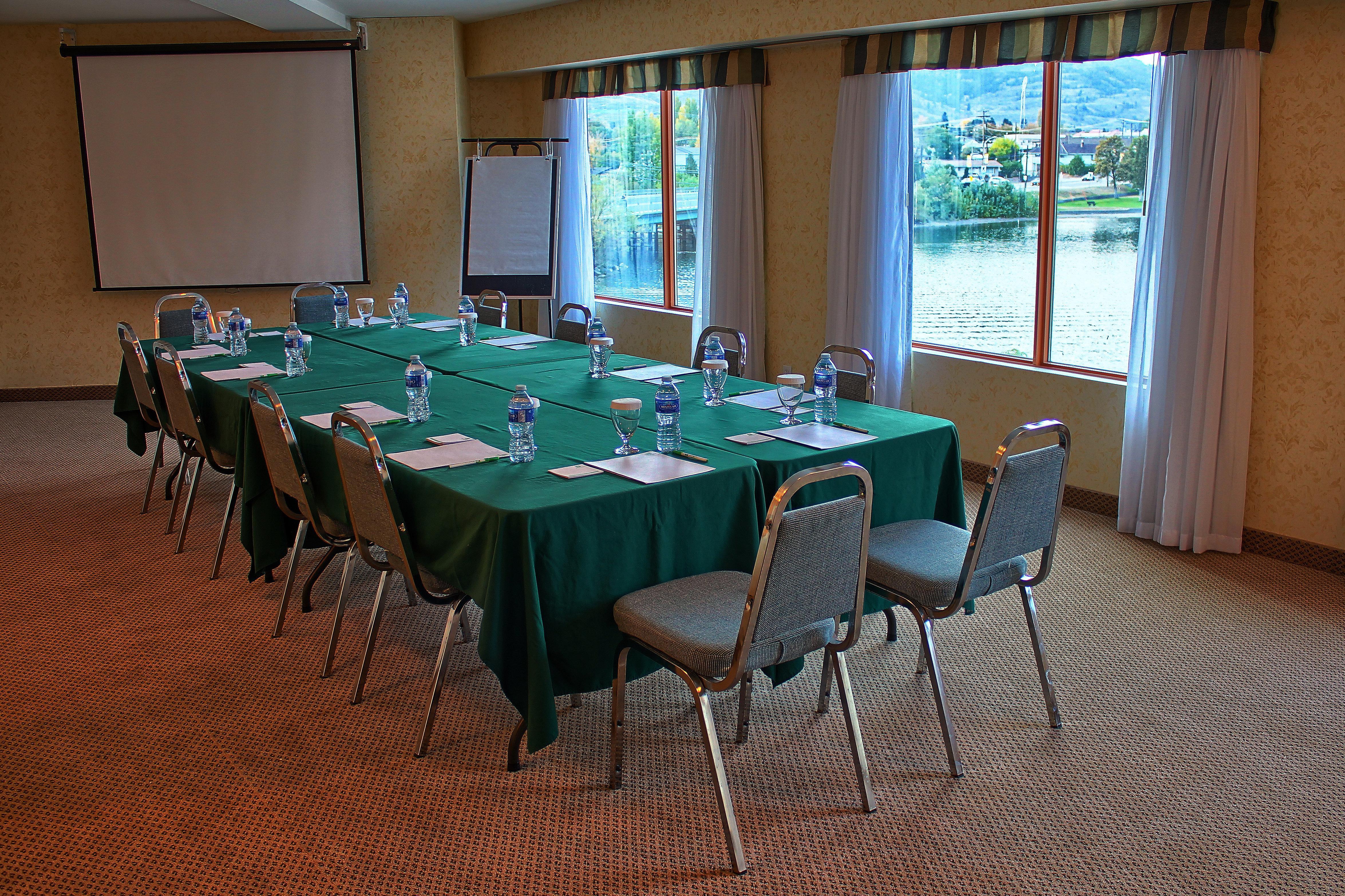 Holiday Inn Hotel & Suites Osoyoos By Ihg Exterior foto